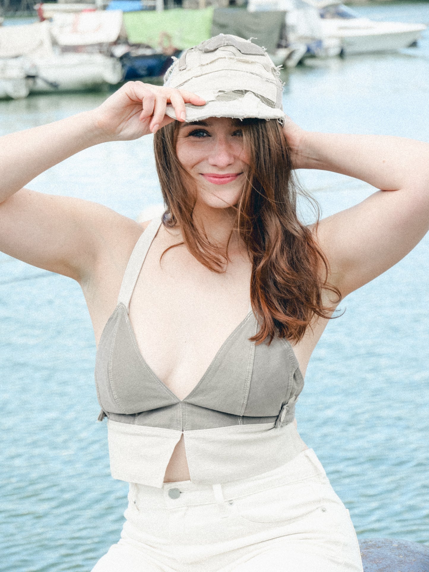 Top dos-nu Sarah